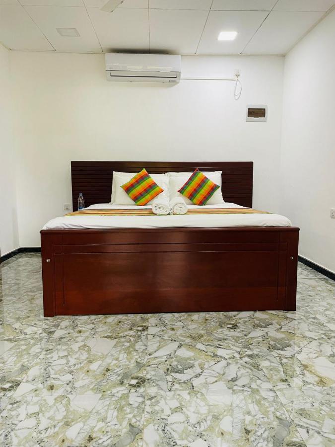 Surf Front Hotell Ahangama Eksteriør bilde