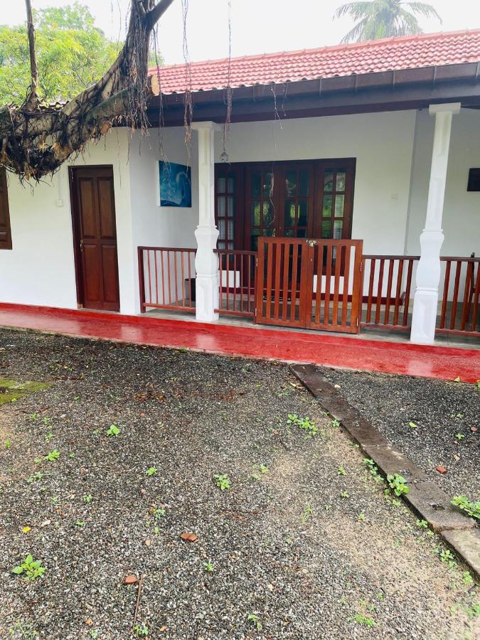 Surf Front Hotell Ahangama Eksteriør bilde